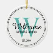 モノグラム新パーソナライズされた刻ティール（緑がかった色）グリーンミルグレイン セラミックオーナメント (正面)