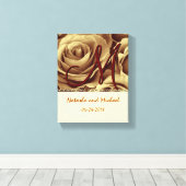 モノグラム新郎新婦と金ゴールドバラ キャンバスプリント (インサイチュ (ウッドフロア))