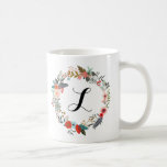 モノグラム植物花リース コーヒーマグカップ<br><div class="desc">このコーヒーカップはカラフル植物性リースを備え、モノグラムパーソナライズされたイニシャルと共に使用できる。</div>