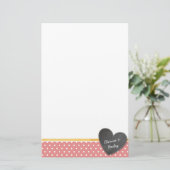 モノグラム水玉模様黒板ハートサンゴ 便箋 (スタンド正面)