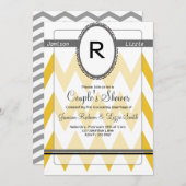 モノグラム灰色のchevrが付いているシェブロンのモダンな招待 招待状 (正面/裏面)