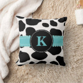 モノグラム牛プリントとティール(緑がかった色)アクセント枕 クッション (ブランケット)