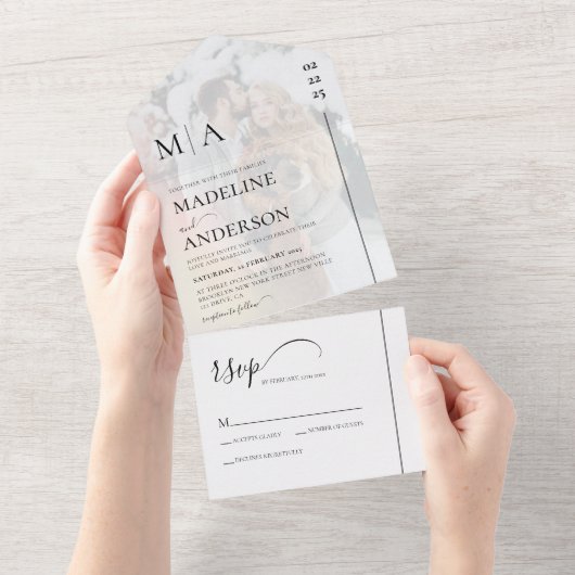 モノグラム白黒とオーバーレイ結婚写真 オールインワン招待状 (貼ってはがせる)