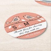 モノグラム結婚のサンキューピーチラブバード ラウンドペーパーコースター (アングル)