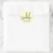 モノグラム結婚の新郎新婦の日付クリームステッカー ラウンドシール (バッグ)