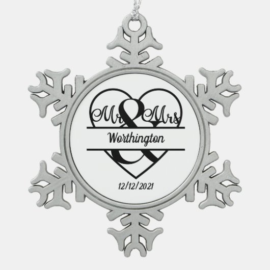 モノグラム結婚ズ名ハートホリデークリスマス スノーフレークピューターオーナメント (正面)