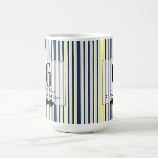 モノグラム花婿介添人groomsmenグロムスマン海軍イエロー コーヒーマグカップ (中央)