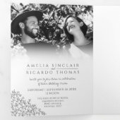 モノグラム葉白モノトーン結婚モノグラムのオールインワン 三つ折り招待状 (内部最初)