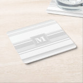 モノグラム薄い灰色のストライプ スクエアペーパーコースター (アングル)