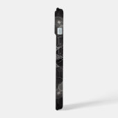 モノグラム複雑な白黒フローラ曼荼羅 iPhone 15ケース (左側面)