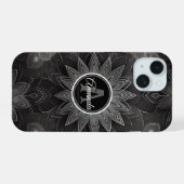 モノグラム複雑な白黒フローラ曼荼羅 iPhone 15ケース (裏面横)