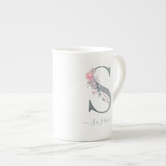 モノグラム赤面ピンクウォーター色フローラ文字S ボーンチャイナマグカップ (正面右)