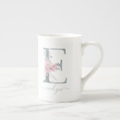 モノグラム赤面ピンク水彩フローラ文字E ボーンチャイナマグカップ (右)