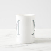 モノグラム赤面ピンク水彩フローラ文字M ボーンチャイナマグカップ (正面)