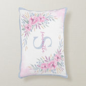 モノグラム赤面ピンク花水色エレガント アクセントクッション (正面(垂直))