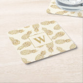 モノグラム金ゴールドパイナップルオンアイボリー スクエアペーパーコースター (アングル)