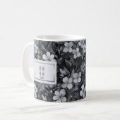 モノグラム シルバー レター フラワー ウォーターカラー コーヒーマグカップ (正面左)