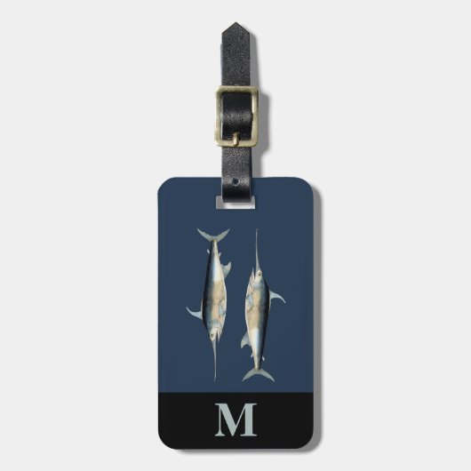 モノグラム トラベル ブルー グレー メカジキ 魚 ラゲッジタグ (正面縦)