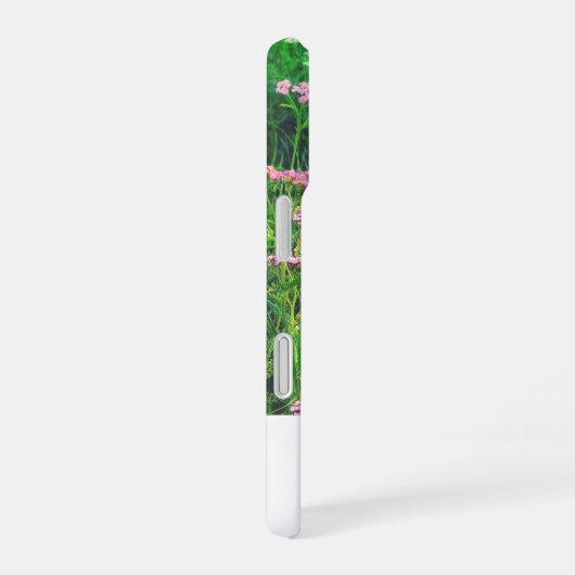 モノグラム ピンクの野の花ハート iPhone 16ケース (右側面)