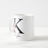 モノグラム ピンク ボヘミアンスタイル 花柄イニシャルK コーヒーマグカップ (正面左)