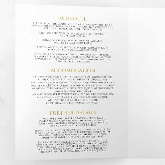 モノグラム ブラック ゴールド リーフ 結婚式 料理 オプション RSVP 三つ折り招待状 (内部最初)