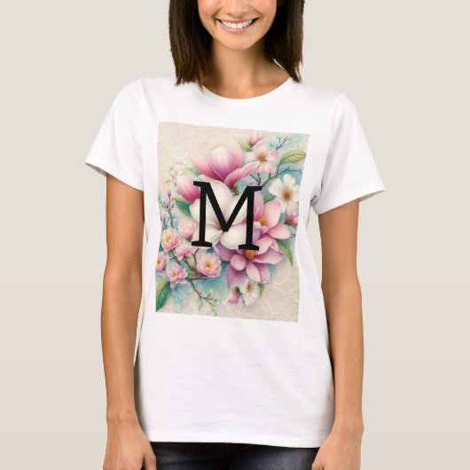 モノグラム レース ピンク パープル マグノリア 花 Tシャツ (正面)