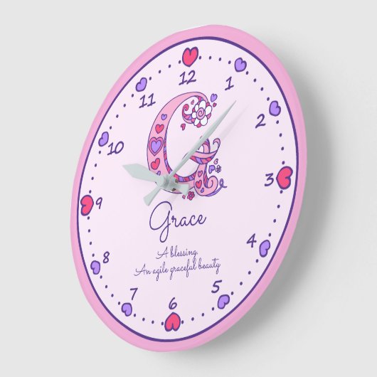 モノグラムGハート女の子の名前はピンクの時計を意味する ラージ壁時計 (傾斜)