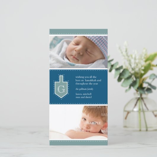モノグラムHanukkah Dreidellフォトカード シーズンカード (スタンド正面)