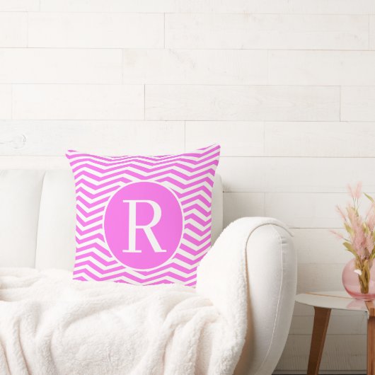 モノグラムRFクラシックセリフPink Tilt Chevron クッション (ソファ)
