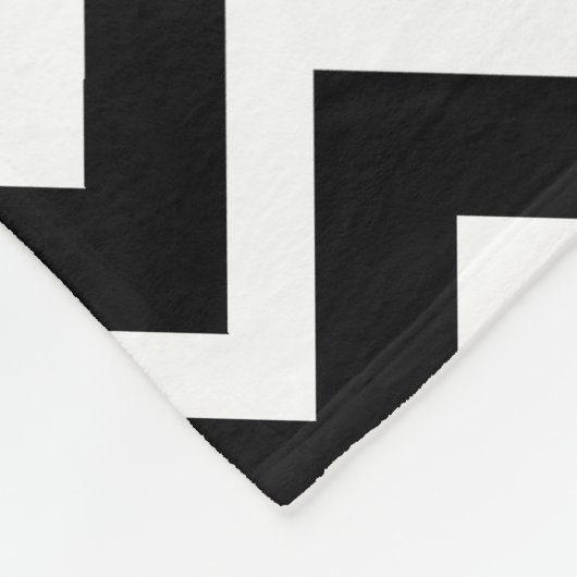 モノグラメド黒と白のジオメトリックジグザグシェブロン フリースブランケット (角)
