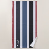 モノグラモダンムストライプの白黒ブルーレッド ビーチタオル (正面)