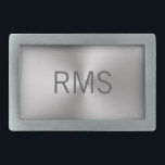 モノグラモダンム付きのブラシ仕上げメタル 長方形ベルトバックル<br><div class="desc">3つの大きな濃い灰色の文字が型枠され、適切な文字で置き換えることができます。このベモダンルトバックルは、ラジアルパターンを有する。文字の後ろにあるブラシ付きの金属の表芸術的情は描写。</div>
