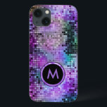 モノグラームカラフルディスコグリッターパープルオーバートーン iPhone 13ケース<br><div class="desc">モノグラームのレトロカラフルディスコグリッターとキラキラ。紫の青と緑の色調。</div>
