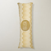 モノグラーム金ゴールドとホワイトジグザグシェブロン ボディピロー (正面縦)