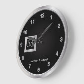 モノグラ男らしム·ブラック·アンド·シルバー·エグゼクティブ ラージ壁時計 (傾斜)