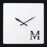 モノパーソナライズされたグラムと名前 スクエア壁時計<br><div class="desc">MonogramとName パーソナライズされた Giftsは、クラシックserifのフォント·スタイルでmonogramを表し、その途中にbox of パーソナライズされた nameを表します。

家庭用のデコーラー、引っ越し祝いパーティー用の贈り物、家族用の祝日用の贈り物、新婚夫婦などに最適。</div>