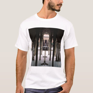 モハメッドの統治の間に始まるライオンの裁判所V Tシャツ