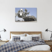 モバイルランチャープラットフォームを移動中 キャンバスプリント (インサイチュ (寝室))