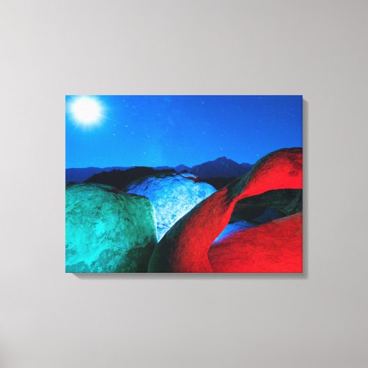 モビウスアーチ&ロック |アラバマ・ヒルズ，カリフォルニア キャンバスプリント (正面)