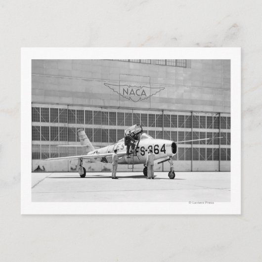 モフェットフィールドのランプにいるリパブリックF-84F ポストカード (正面)