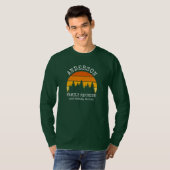 モミの木と夕焼けのグリーンTシャツ 家族の再会に Tシャツ (正面フル)