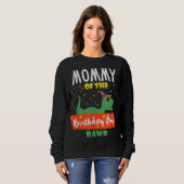 モミー・オブ・ザ・誕生日・ボーイ・ダノーズ・ラプターおもしろい スウェットシャツ (正面フル)