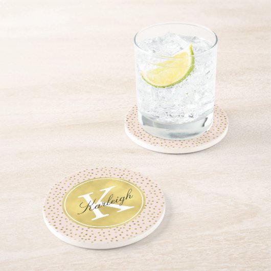 モモおよび金ゴールドの紙吹雪の点のモノグラム コースター (側面)