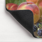 モモの静物画 マウスパッド (コーナー)