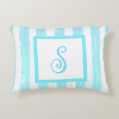 モモグラムブルーウォーター色の幾何学的ストライプ アクセントクッション (正面)