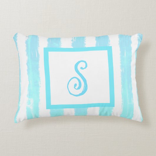 モモグラムブルーウォーター色の幾何学的ストライプ アクセントクッション (正面)