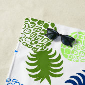 モモナハワイアントロピカルパイナップル – タークホワイト ビーチタオル (インサイチュ)