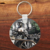 モリー・マロンとウィーラーバローアイルランドのキーリング キーホルダー (正面)
