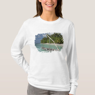 モルディブ、北マレ環礁、クダ島 Tシャツ