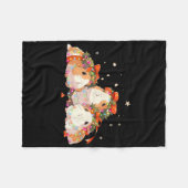 モルモットがクリスマスライトギニアでもつれあがってきた フリースブランケット (正面(横))